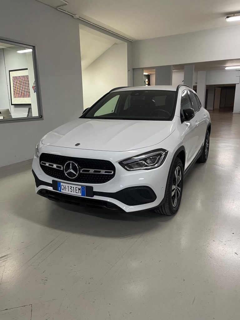 Mercedes-Benz GLA 200  d Automatic